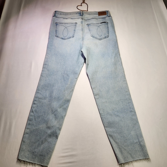 ⭐️NWT Calvin Klein Super High Rise Slim Jeans – Size 32 – Light Wash - Picture 3 of 11